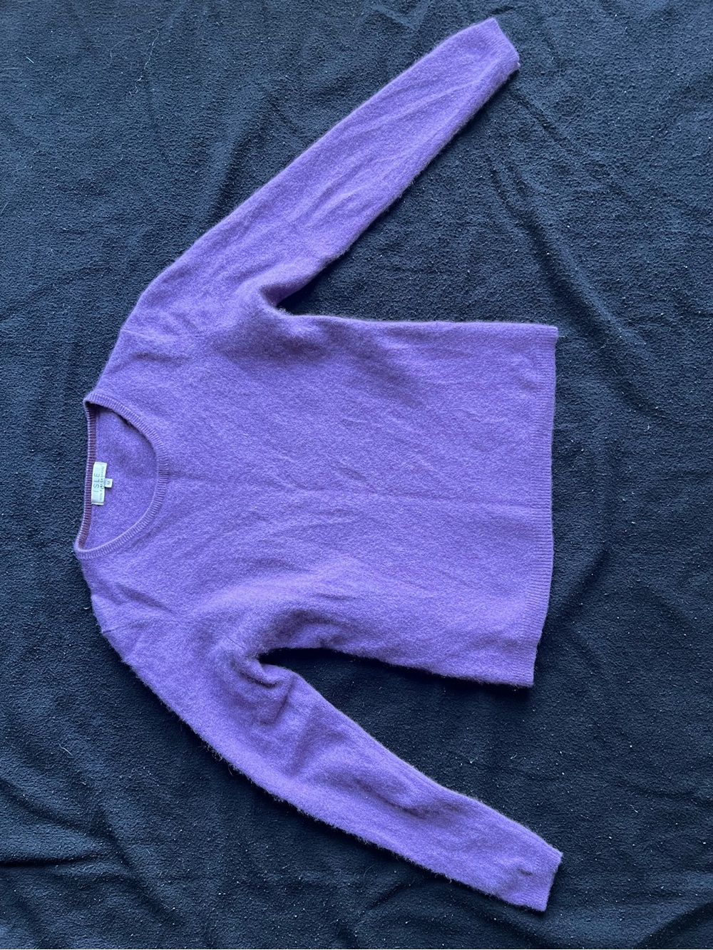 100% cashmere Purple Crewneck Sweater